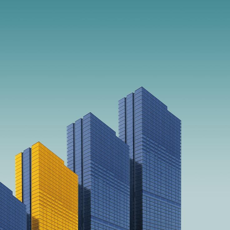 Parents evaluating schools in Spain